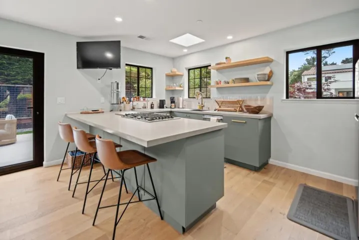 543 Asilomar Boulevard, Pacific Grove, California 93950