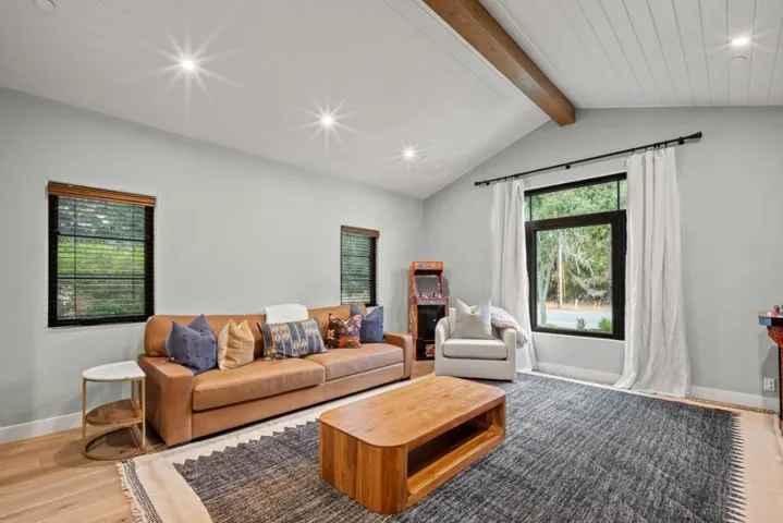543 Asilomar Boulevard, Pacific Grove, California 93950