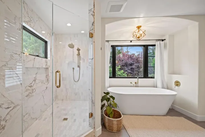 543 Asilomar Boulevard, Pacific Grove, California 93950