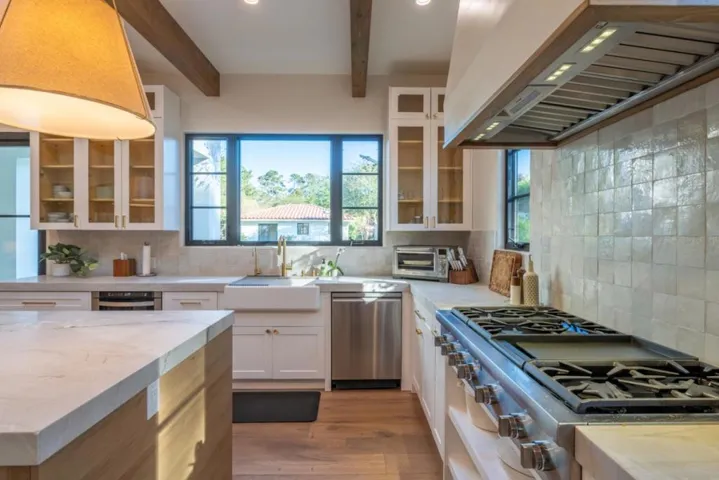 543 Asilomar Boulevard, Pacific Grove, California 93950