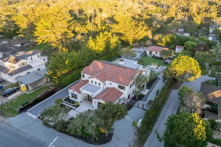 543 Asilomar Boulevard, Pacific Grove, California 93950