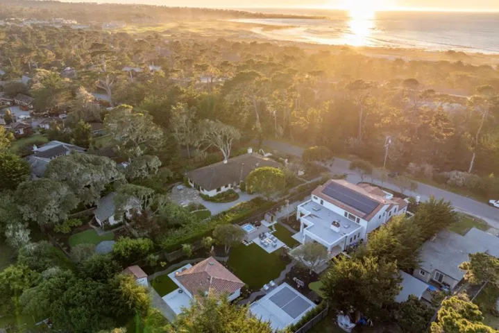 543 Asilomar Boulevard, Pacific Grove, California 93950