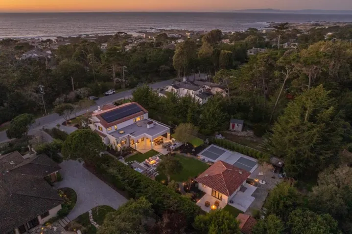 543 Asilomar Boulevard, Pacific Grove, California 93950