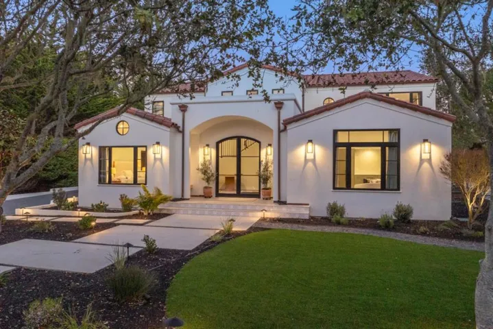 543 Asilomar Boulevard, Pacific Grove, California 93950