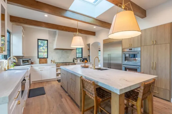 543 Asilomar Boulevard, Pacific Grove, California 93950