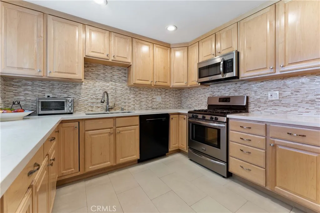 2364 6th Street, La Verne, California 91750 home-pic-8