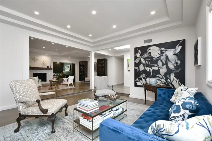 4303 Bonavita Drive, Encino, California 91436