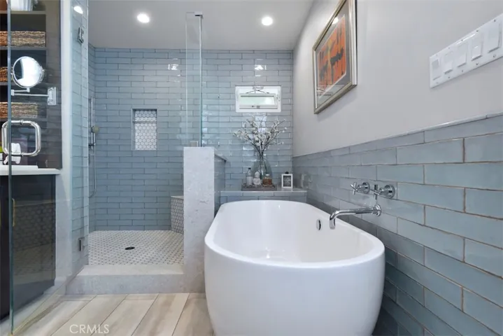 4303 Bonavita Drive, Encino, California 91436