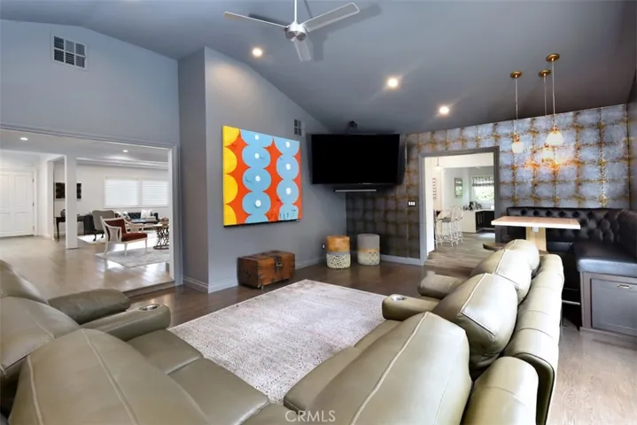 4303 Bonavita Drive, Encino, California 91436