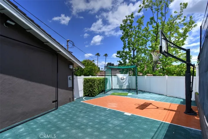 4303 Bonavita Drive, Encino, California 91436