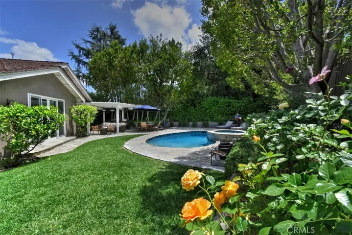 4303 Bonavita Drive, Encino, California 91436