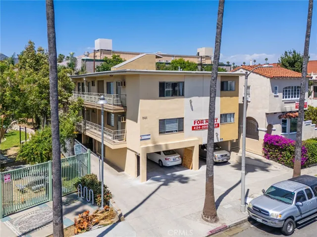 5923 Carlton Way, Los Angeles, California 90028