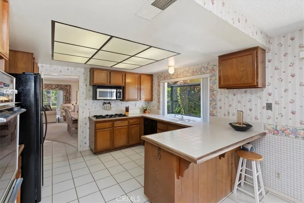 548 Via La Paloma, Riverside, California 92507 home-pic-15