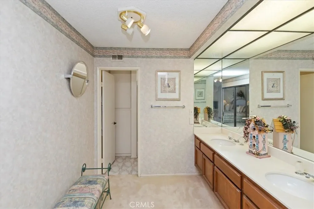 548 Via La Paloma, Riverside, California 92507 home-pic-23
