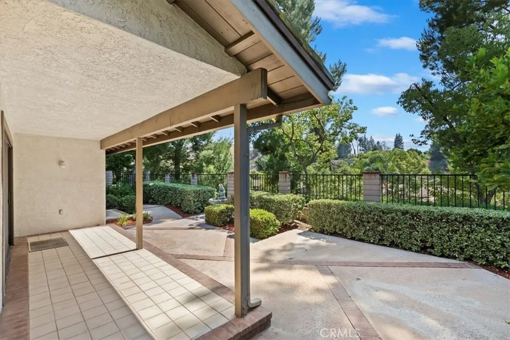 548 Via La Paloma, Riverside, California 92507 home-pic-31