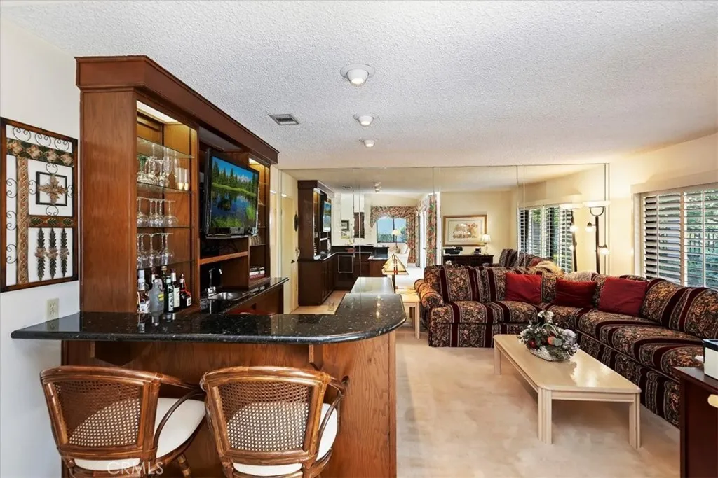548 Via La Paloma, Riverside, California 92507 home-pic-12
