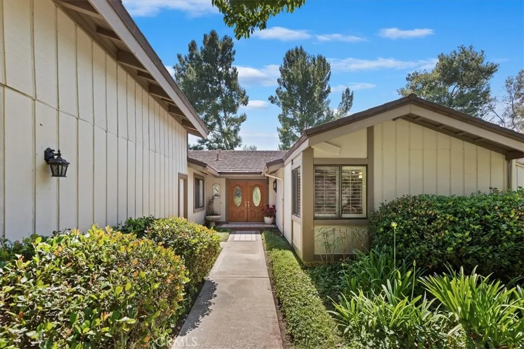 548 Via La Paloma, Riverside, California 92507 home-pic-4