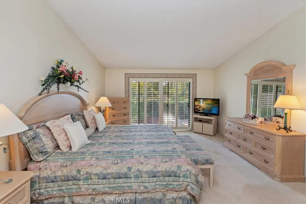 548 Via La Paloma, Riverside, California 92507 home-pic-19