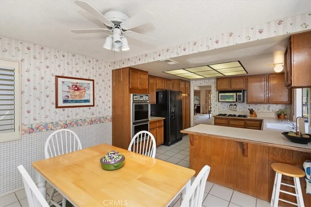 548 Via La Paloma, Riverside, California 92507 home-pic-14
