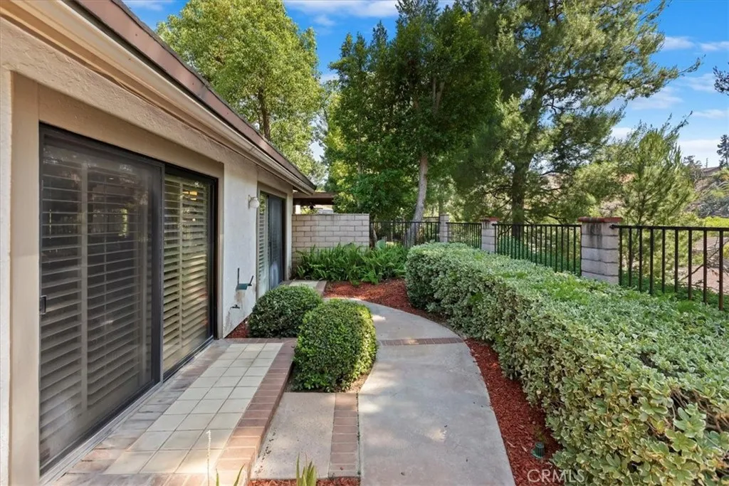 548 Via La Paloma, Riverside, California 92507 home-pic-36