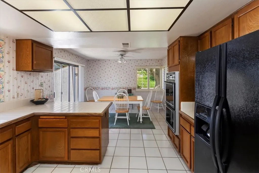 548 Via La Paloma, Riverside, California 92507 home-pic-17