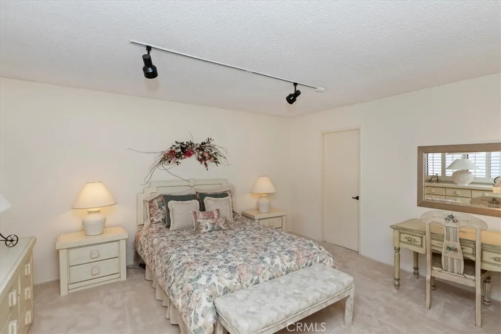 548 Via La Paloma, Riverside, California 92507 home-pic-24