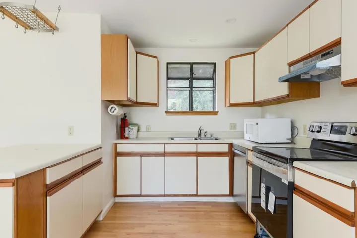 260 Santa Monica Avenue, Menlo Park, California 94025