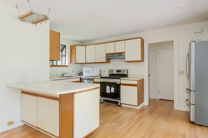 260 Santa Monica Avenue, Menlo Park, California 94025
