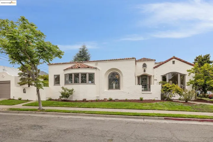1701 Cambridge Drive, Alameda, California 94501