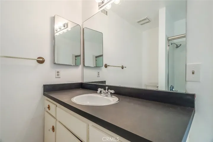 813 Woodlawn Drive, Thousand Oaks, California 91360