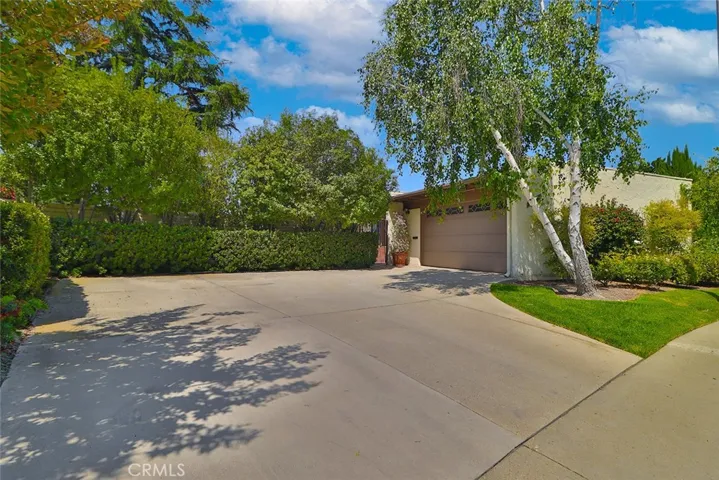 813 Woodlawn Drive, Thousand Oaks, California 91360