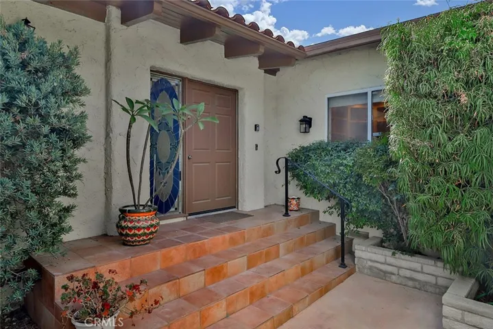 813 Woodlawn Drive, Thousand Oaks, California 91360