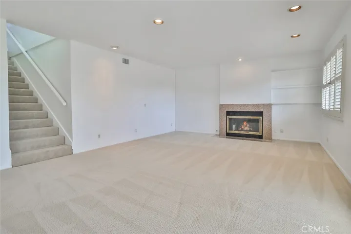 813 Woodlawn Drive, Thousand Oaks, California 91360