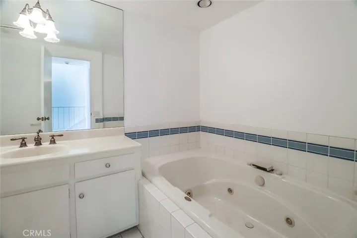 813 Woodlawn Drive, Thousand Oaks, California 91360