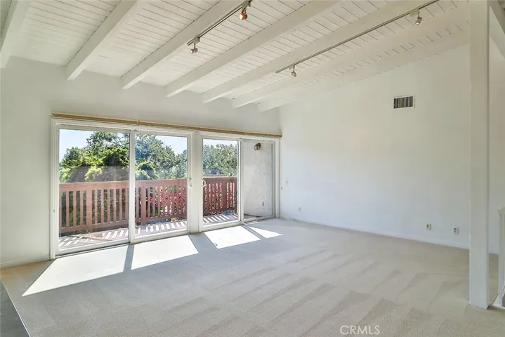 813 Woodlawn Drive, Thousand Oaks, California 91360
