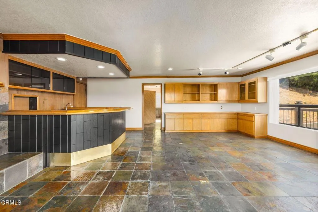 10980 N Ventura Avenue, Oak View, California 93022 home-pic-13