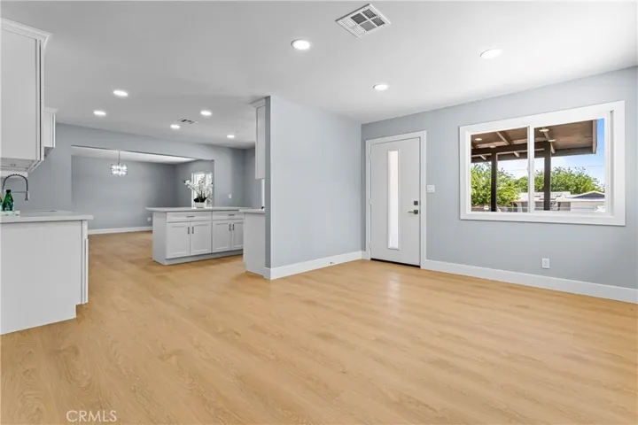 10352 Lincoln Avenue, Hesperia, California 92345