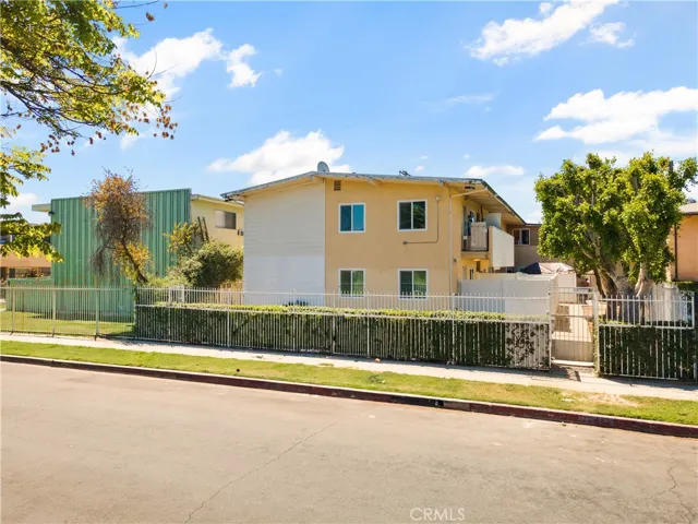 17956 Schoenborn Street, Northridge, California 91325