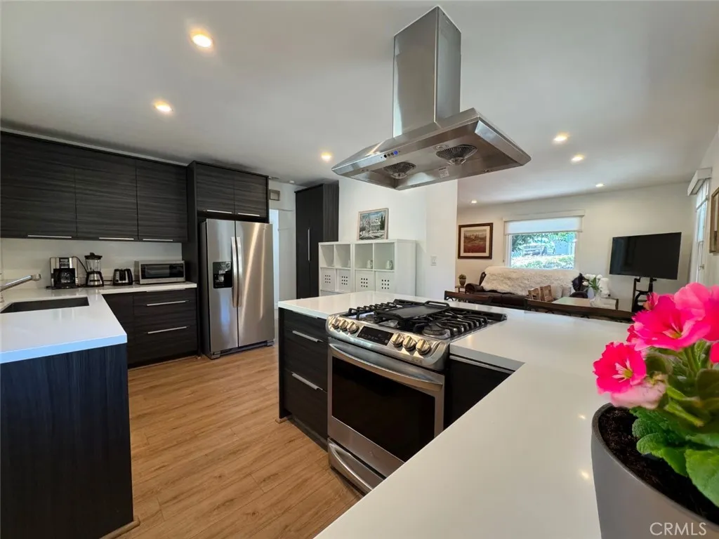 1622 Foothill Boulevard, La Canada Flintridge, California 91011, 2 Bedrooms Bedrooms, ,1 BathroomBathrooms,Residential Lease,For Rent,Foothill,BB25131118