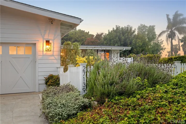 27139 Indian Peak Road, Rancho Palos Verdes, California 90275