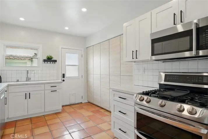 2200 Pine Avenue, Long Beach, California 90806