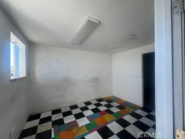 13679 Manhasset Road 1, Apple Valley, California 92308