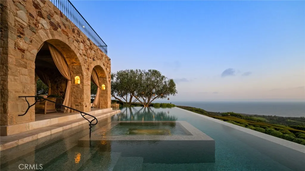 36 Pelican Crest Drive, Newport Coast, California 92657 home-pic-3