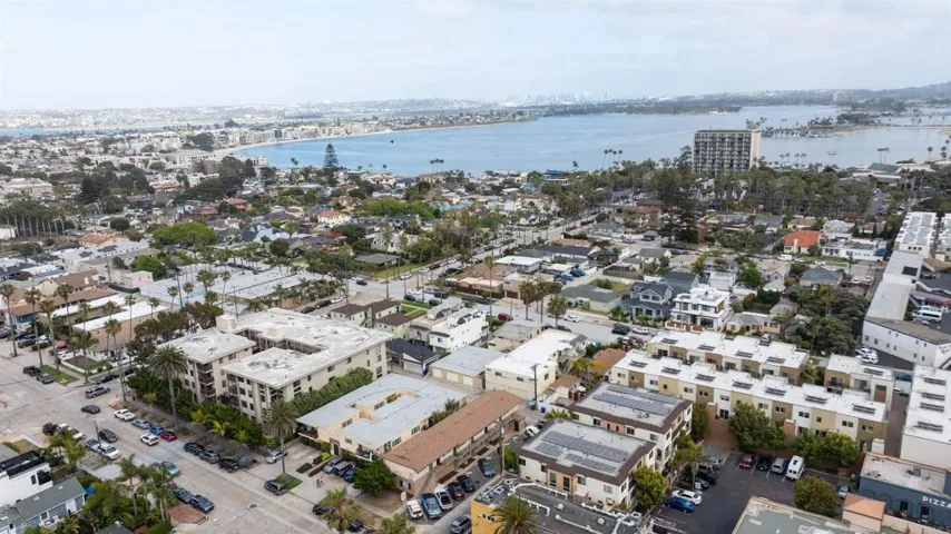 835 Thomas Avenue, San Diego, California 92109