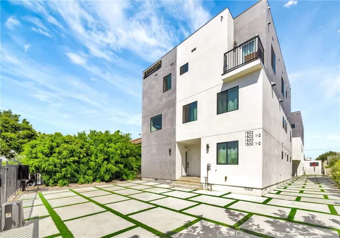 1500 Crenshaw Boulevard, Los Angeles, California 90019