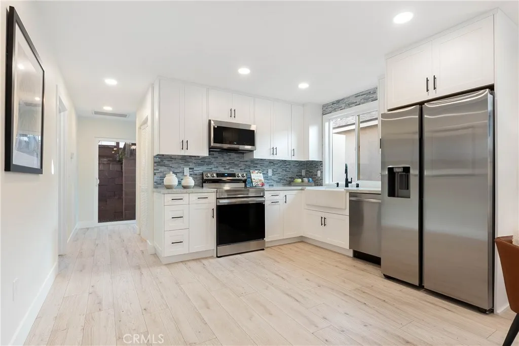 6300 E Fairbrook Street, Long Beach, California 90815 home-pic-19