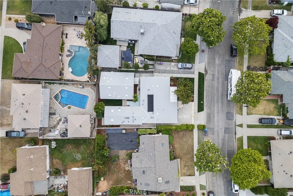 6300 E Fairbrook Street, Long Beach, California 90815 home-pic-36