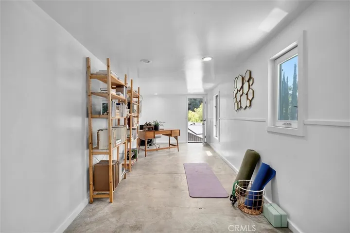 Detached Bonus room off the side of pool