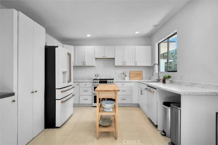 4698 Morro Drive, Woodland Hills, California 91364