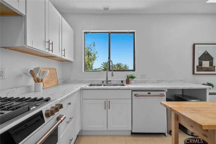 4698 Morro Drive, Woodland Hills, California 91364